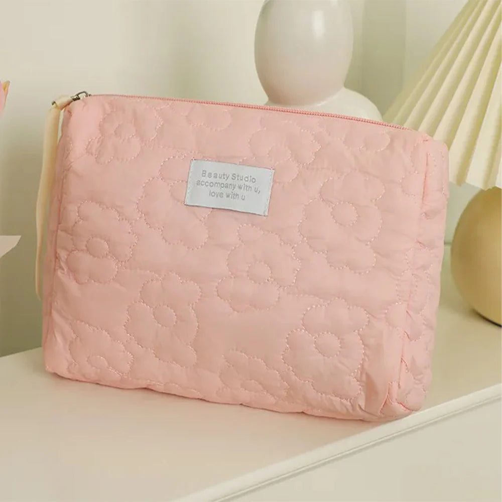 Cute Cosmetic Bag Flower Quilted Design Makeup Bag Soft Comfortable Fabric/kr-797