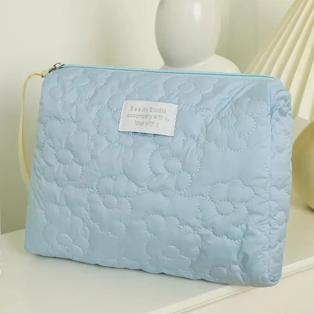 Cute Cosmetic Bag Flower Quilted Design Makeup Bag Soft Comfortable Fabric/kr-797