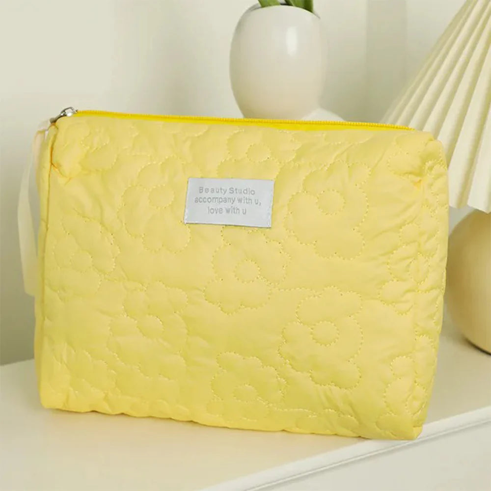 Cute Cosmetic Bag Flower Quilted Design Makeup Bag Soft Comfortable Fabric/kr-797