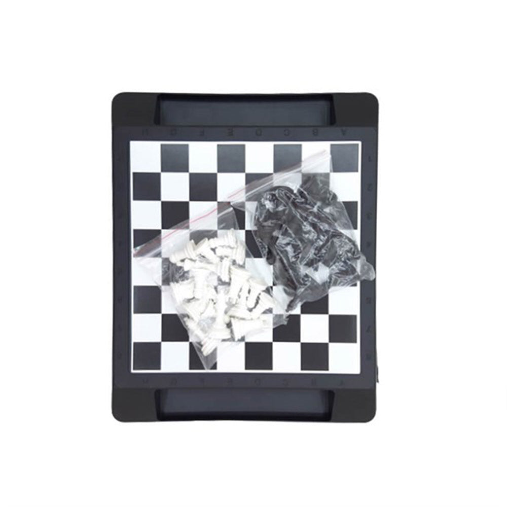 BEREN Plastic Toy Chess Set
