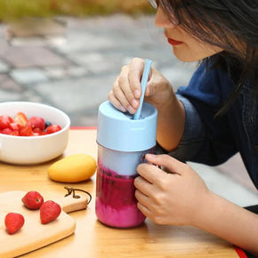 Straw Type, Juicing Cup, Portable Mini Juicer Straw Cup USB Rechargeable Electric Juicer Fruit Milkshake Blender / kn-328